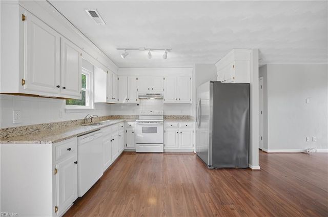 2017 Iowa ST, Chesapeake, VA 23323