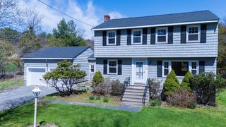 50 Milford St, Medway, MA 02053