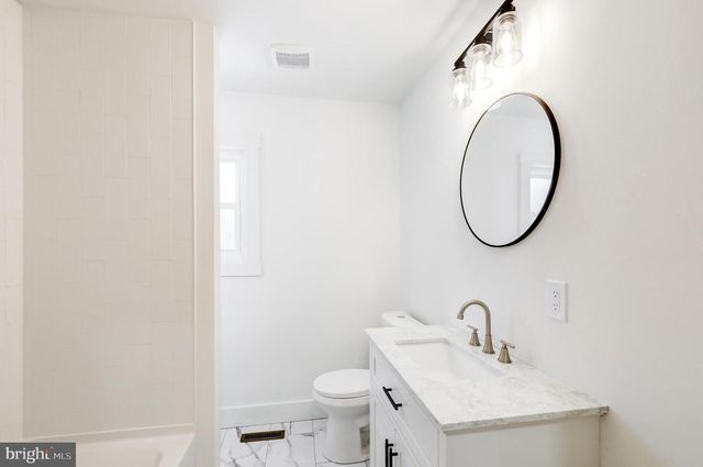 711 MAIN ST, Lykens, PA 17048