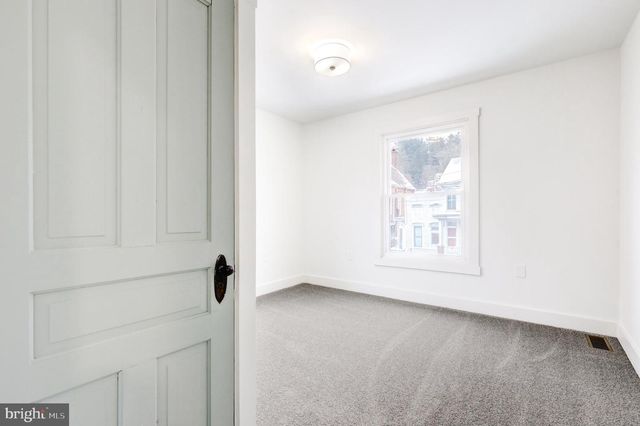 711 MAIN ST, Lykens, PA 17048