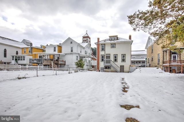 711 MAIN ST, Lykens, PA 17048