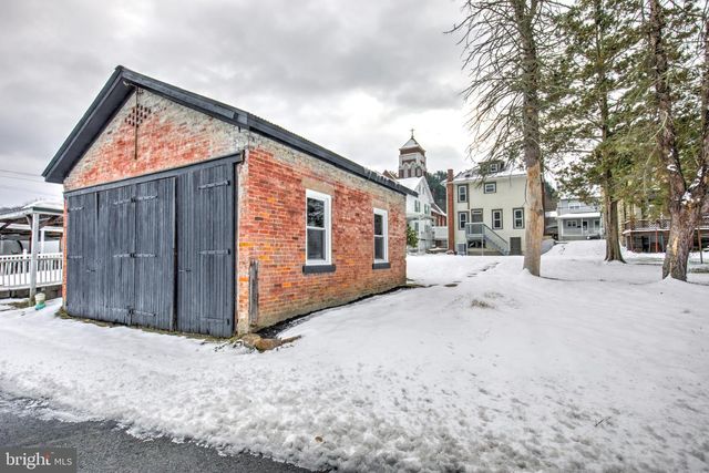 711 MAIN ST, Lykens, PA 17048