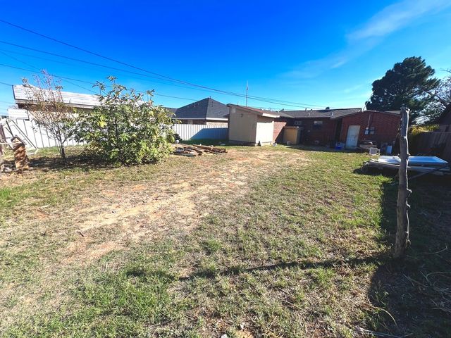 411 E Pine Ave, Midland, TX 79705