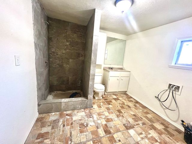 411 E Pine Ave, Midland, TX 79705