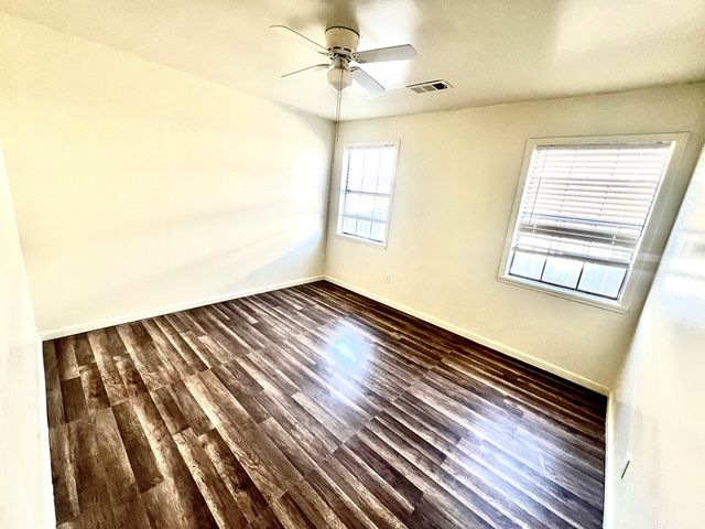 411 E Pine Ave, Midland, TX 79705