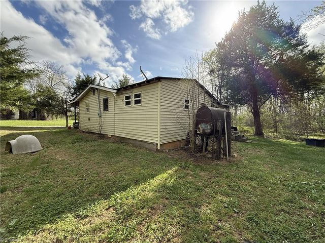 682 Gwynns Chapel Road, Pelham, NC 27311