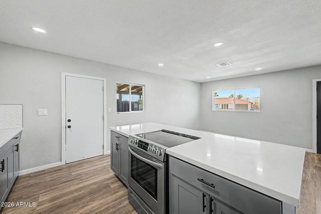 1423 W 6TH Street, Tempe, AZ 85281