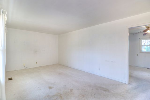 1409 Royal Trl, Manchester, TN 37355