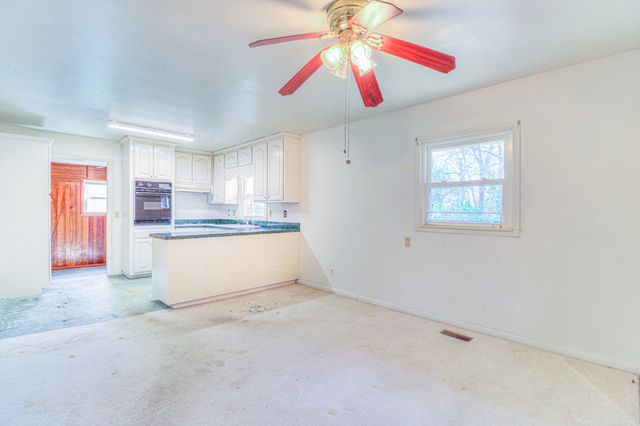 1409 Royal Trl, Manchester, TN 37355