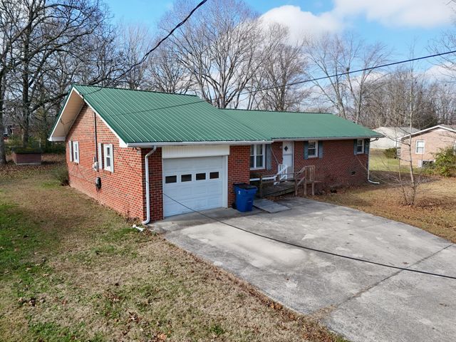 1409 Royal Trl, Manchester, TN 37355