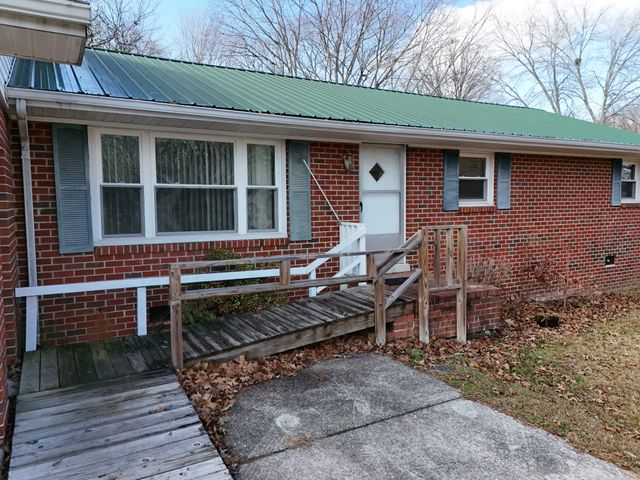 1409 Royal Trl, Manchester, TN 37355