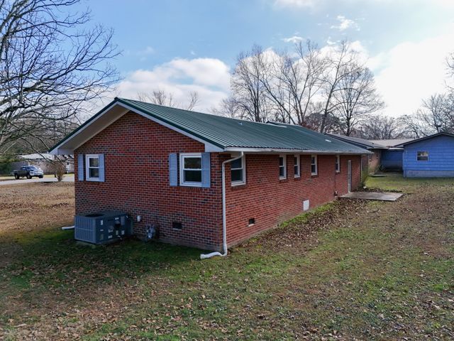1409 Royal Trl, Manchester, TN 37355