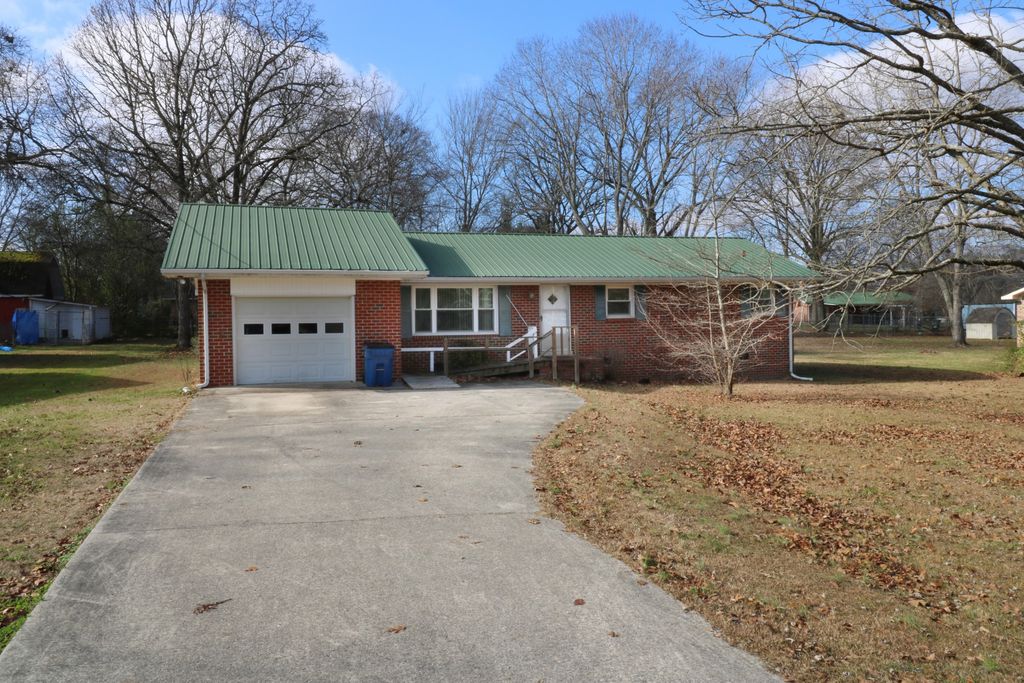 1409 Royal Trl, Manchester, TN 37355