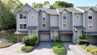 19 Hawthorne Drive 102, New London, CT 06320