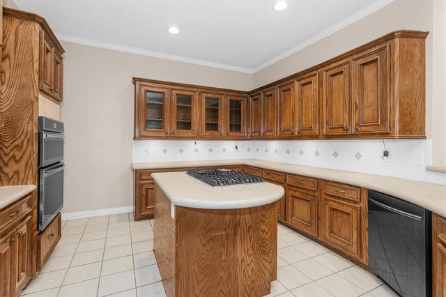 2211 Blue Lake Drive, Magnolia, TX 77354