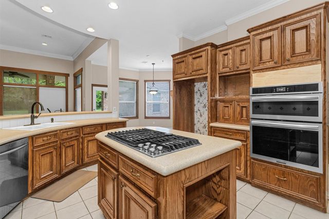 2211 Blue Lake Drive, Magnolia, TX 77354
