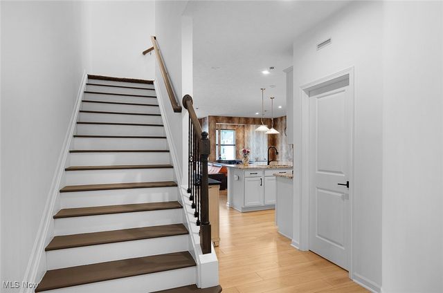 841 S Parkside Drive, Westlake, OH 44145