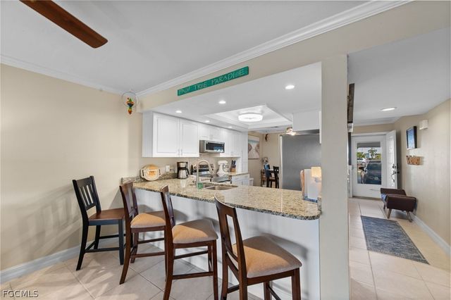 902 SW 48th TER 104, Cape Coral, FL 33914