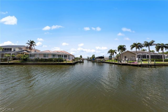 902 SW 48th TER 104, Cape Coral, FL 33914