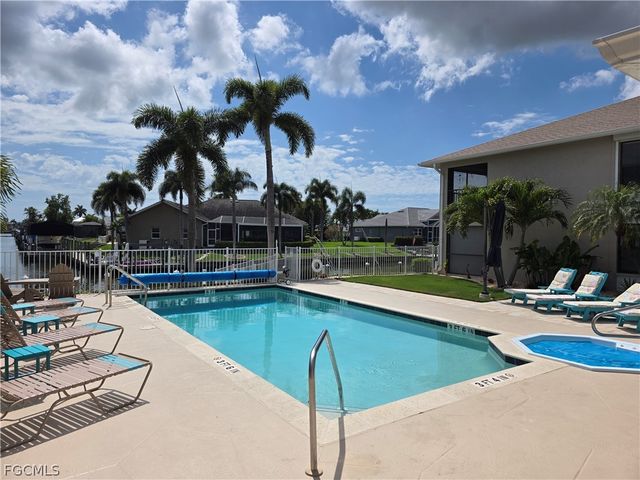 902 SW 48th TER 104, Cape Coral, FL 33914