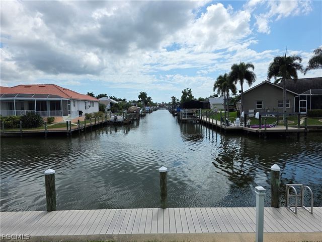 902 SW 48th TER 104, Cape Coral, FL 33914