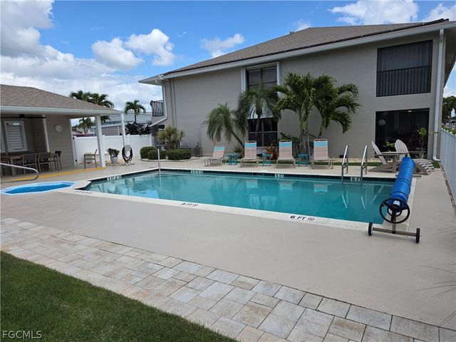 902 SW 48th TER 104, Cape Coral, FL 33914
