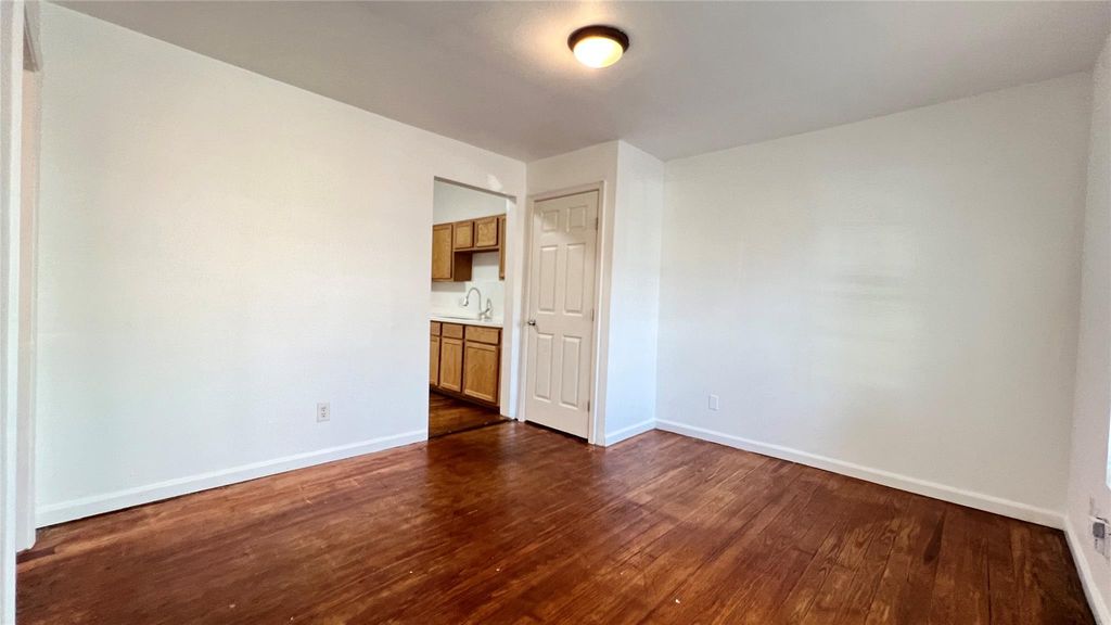 1113 E 2nd ST B, Austin, TX 78702
