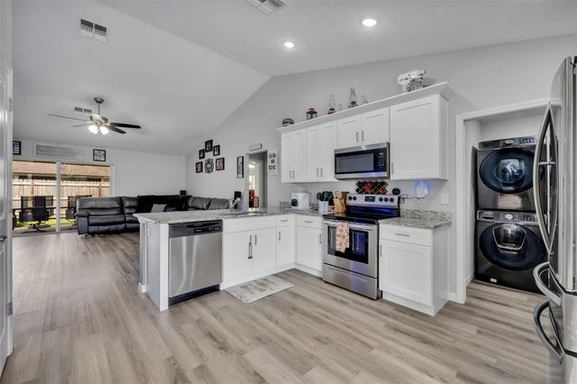 40610 E FOURTH AVENUE, Umatilla, FL 32784