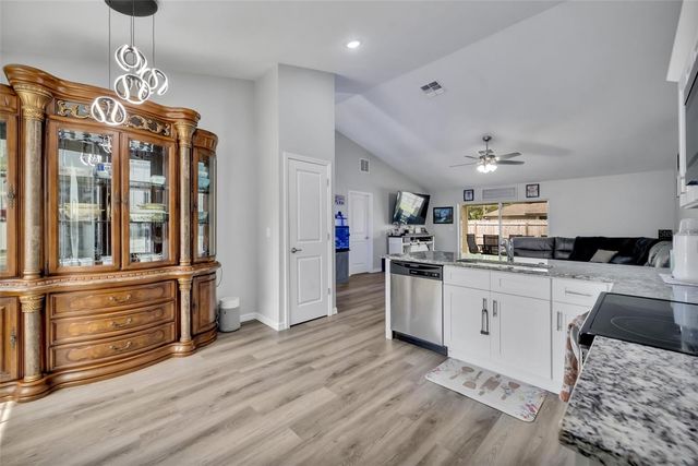 40610 E FOURTH AVENUE, Umatilla, FL 32784