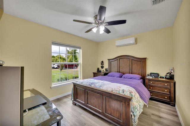 40610 E FOURTH AVENUE, Umatilla, FL 32784