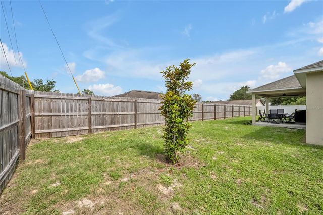 40610 E FOURTH AVENUE, Umatilla, FL 32784