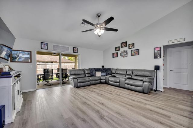 40610 E FOURTH AVENUE, Umatilla, FL 32784