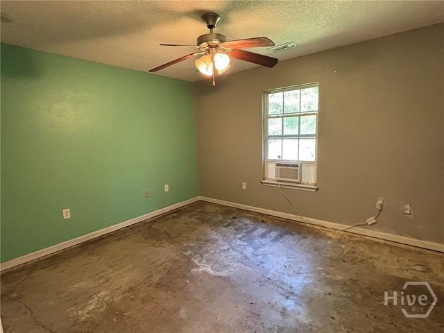405 Shadowbrook Circle, Springfield, GA 31329
