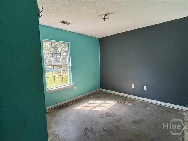 405 Shadowbrook Circle, Springfield, GA 31329