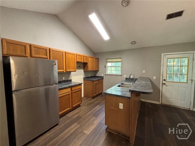405 Shadowbrook Circle, Springfield, GA 31329