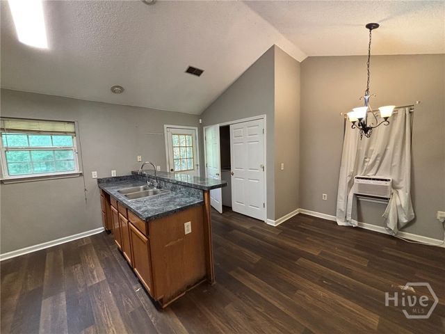 405 Shadowbrook Circle, Springfield, GA 31329