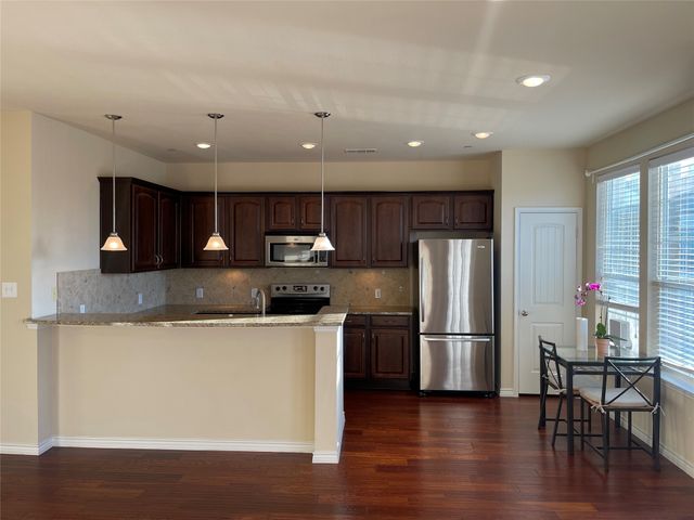 950 Henderson Street 1310, Fort Worth, TX 76102
