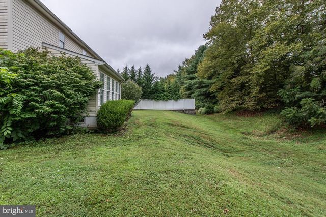 5184 LOVERING DR, Doylestown, PA 18902