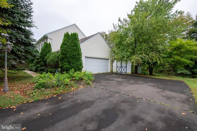 5184 LOVERING DR, Doylestown, PA 18902