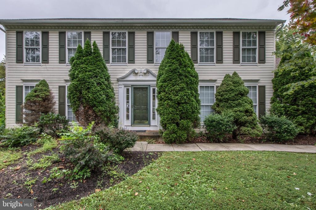 5184 LOVERING DR, Doylestown, PA 18902