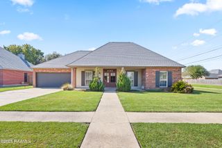 100 Piedmont Lane, Youngsville, LA 70592