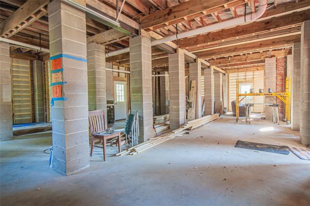 202 Meadowlawn Street, Shoreacres, TX 77571