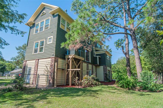 202 Meadowlawn Street, Shoreacres, TX 77571