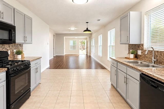 10919 View Pointe Ln, Houston, TX 77034