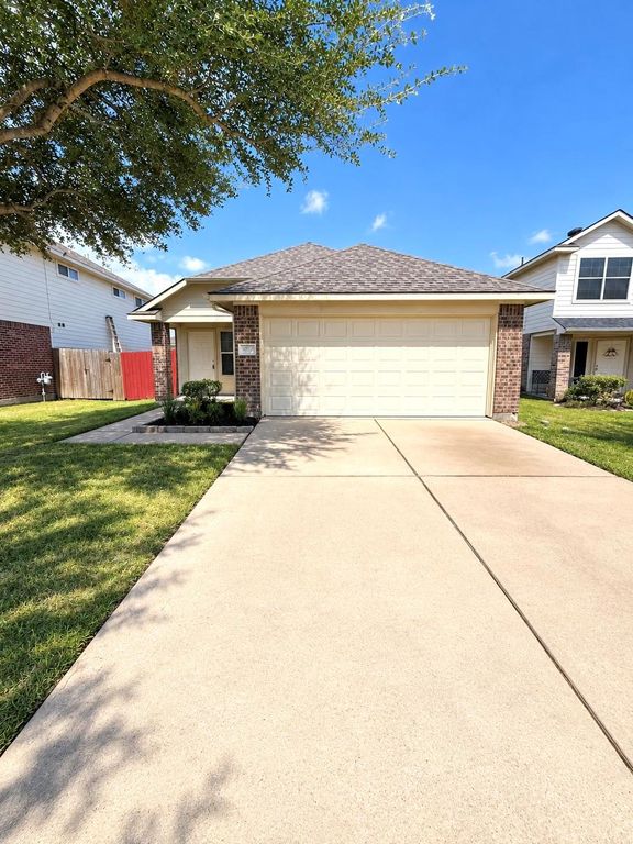 10919 View Pointe Ln, Houston, TX 77034