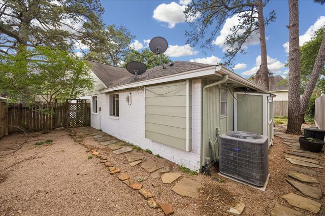9214 N Grandview Park Drive, Spring, TX 77379