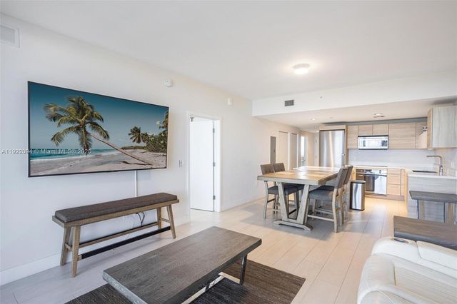 16385 Biscayne Blvd 3016, North Miami Beach, FL 33160