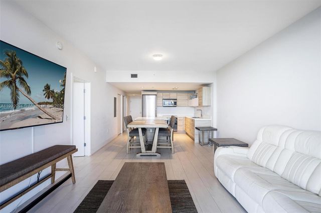 16385 Biscayne Blvd 3016, North Miami Beach, FL 33160