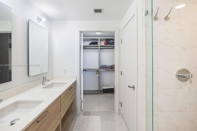 16385 Biscayne Blvd 3016, North Miami Beach, FL 33160