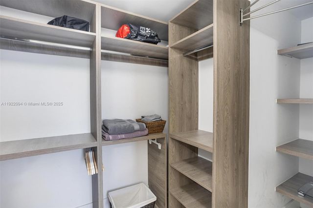 16385 Biscayne Blvd 3016, North Miami Beach, FL 33160